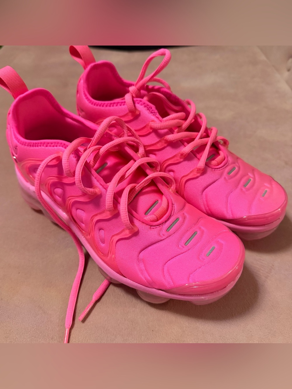 Nike Women's Neon Pink Athletic Sneakers